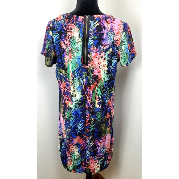 Colorful Leaf Printed Summer Shift Dress - Picture 7 of 8